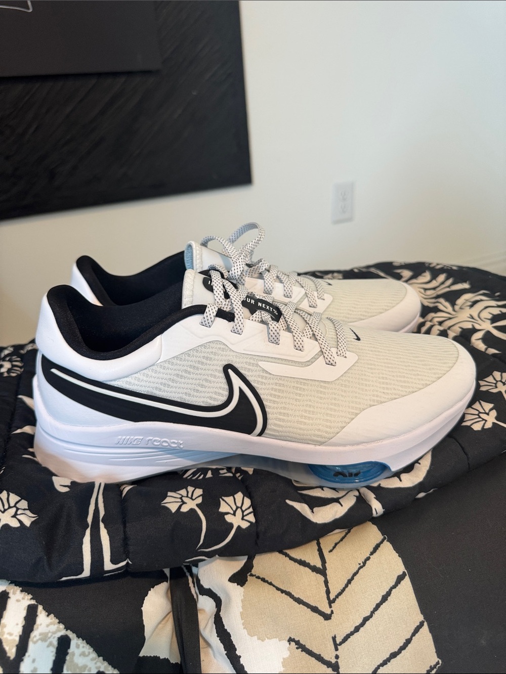 Nike Men’s infinity Tour Next Golf Shoes with Blue Accent sz 10